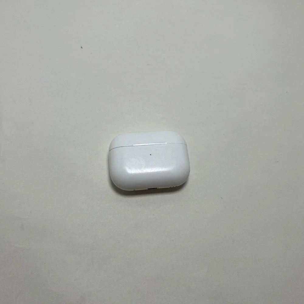Apple AirPods Pro 2nd Gen - MagSafe Lightning Charging Case A2700 - Very Good